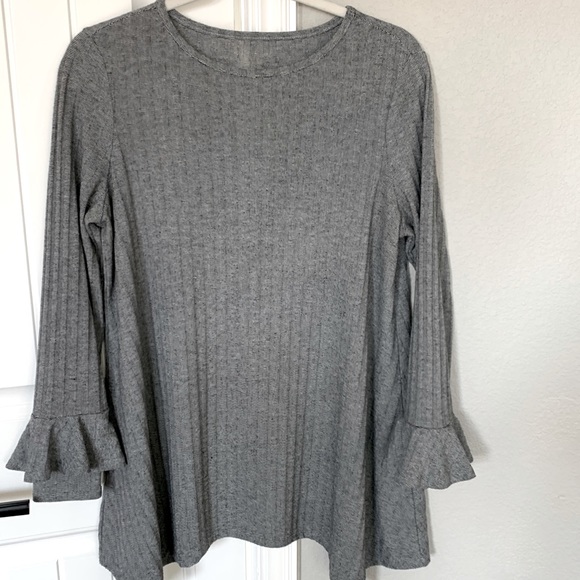 Long sleeve tunic. - Picture 1 of 2